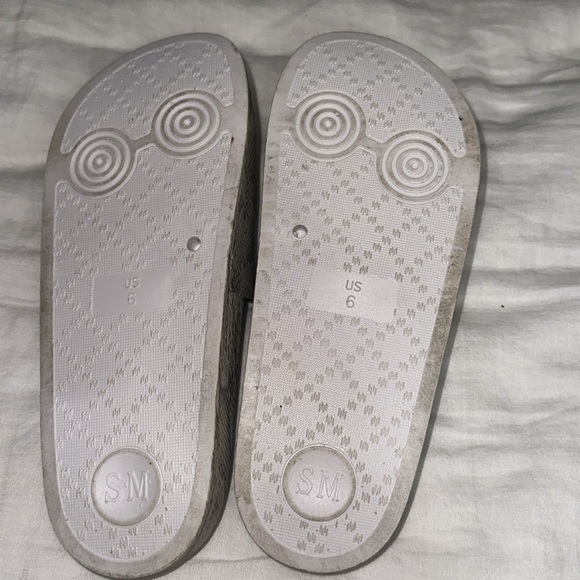 Reptile Pattern Slide Sandals - Picture 5 of 7